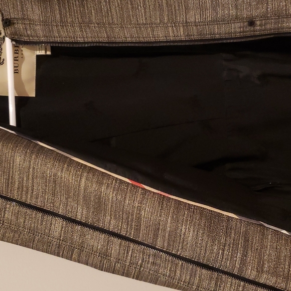 Burberry, Size 4, Black & Gold Long Jacket - Picture 4 of 7